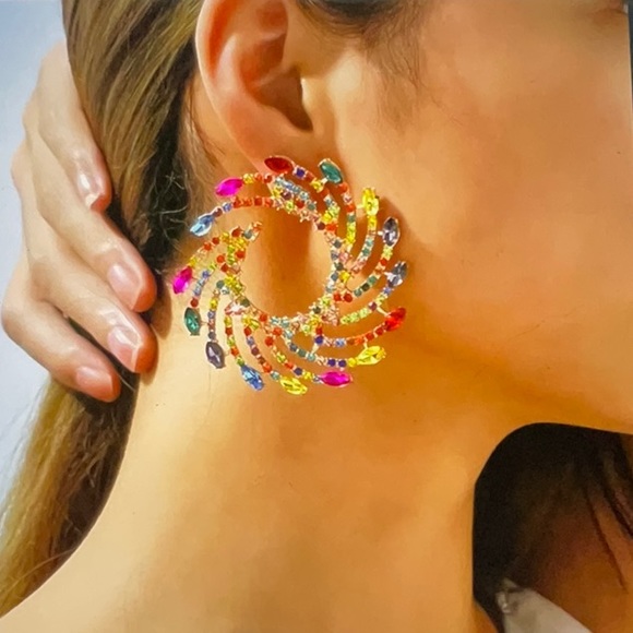 NWOT black rhinestone spiral earrings - Picture 4 of 4